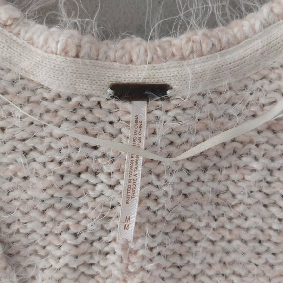 Free People Oversized Cardigan Medium Cream Fuzzy Sweater NWOT Winter Boho Cozy - Picture 3 of 15